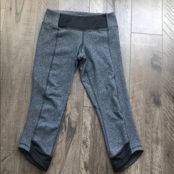 lululemon athletica Pants - Lululemon Cropped Leggings